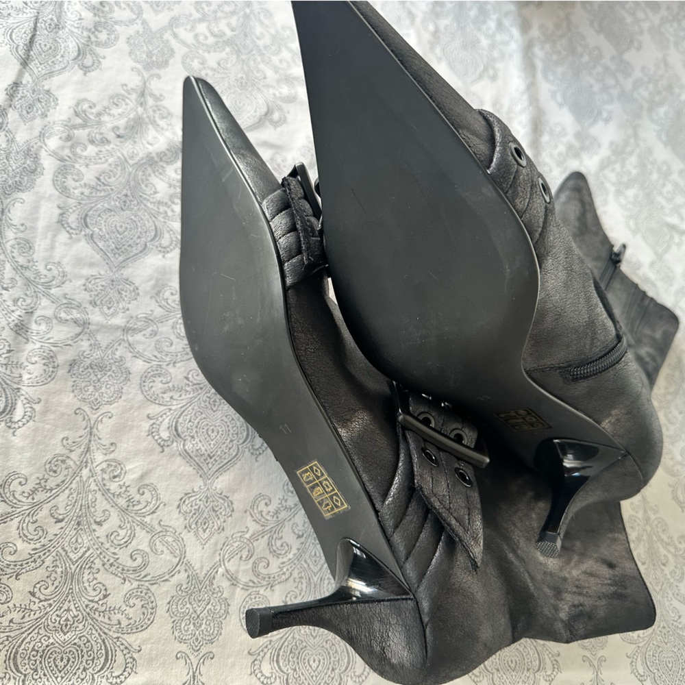 Free People Jeffrey Campbell Deja Vu Buckle Boots Distressed Pointy size 11 - Picture 7 of 12